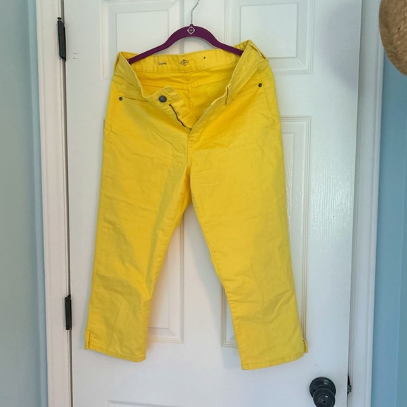 Bright yellow capri's. St Johns Bay. Size 8. Great condition - Picture 1 of 4
